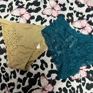 Pink & victoria’s Secret underwater